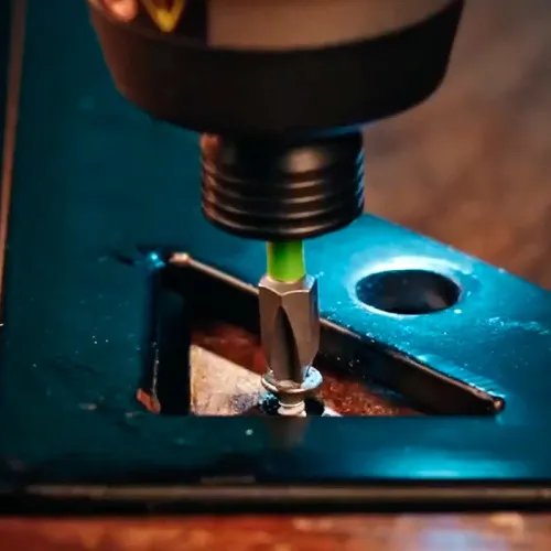 Набор бит, торцевых головок и адаптеров в кейсе Greenworks 2944407 (70 шт.) — детальное фото